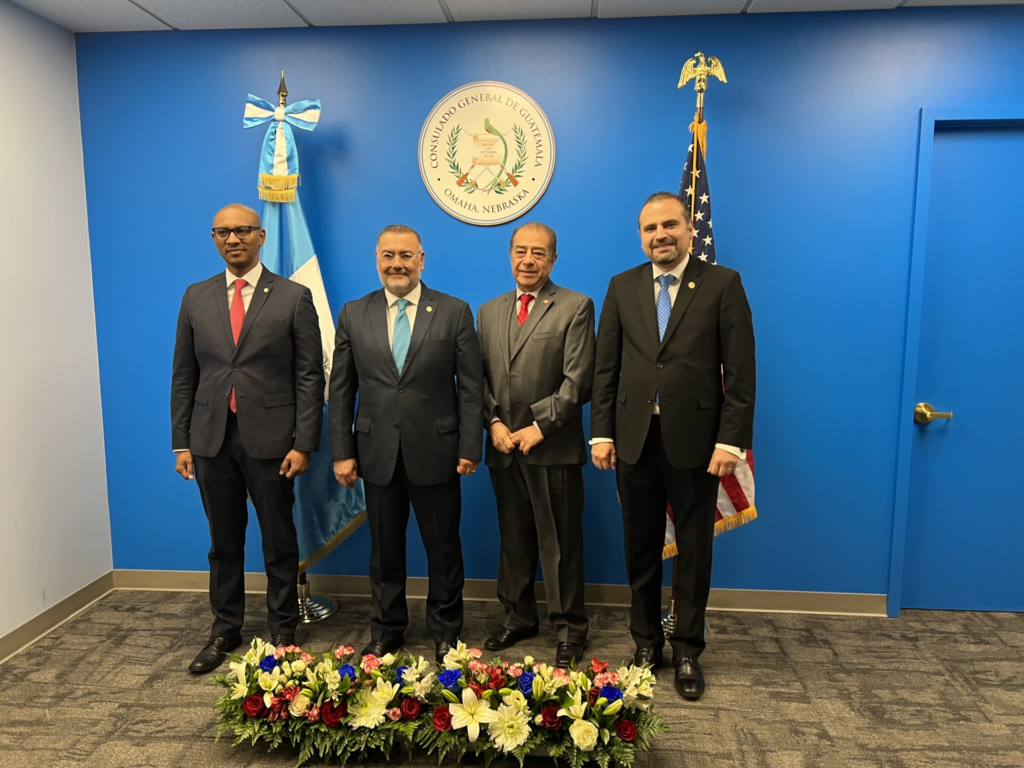 Consulado de Guatemala en Omaha inaugura sus oficinas de manera oficial